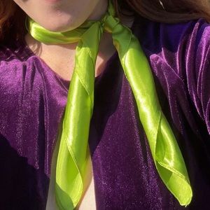 green satin scarf💚